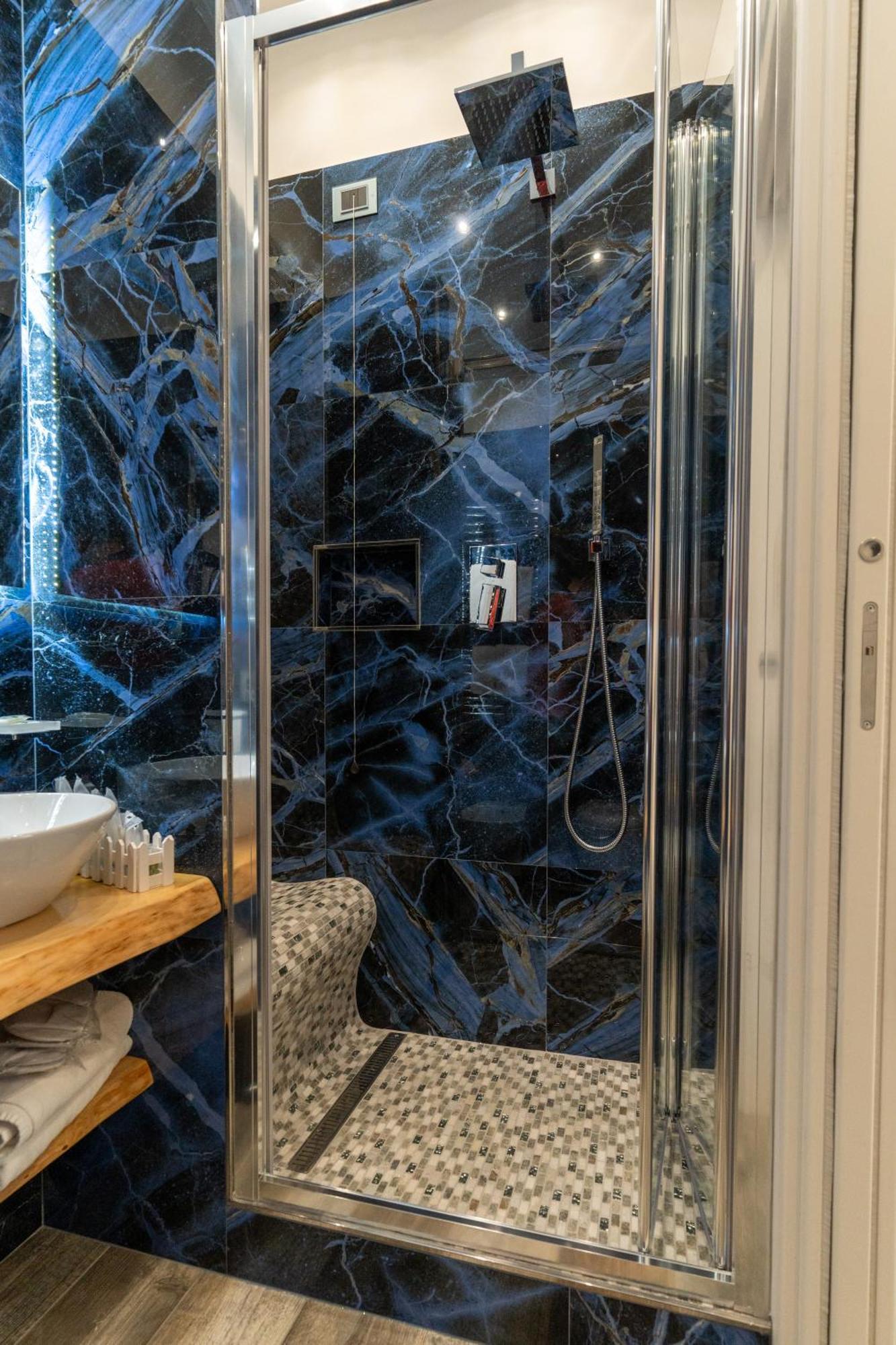 Suites Matteotti 57 Чивитавекия Екстериор снимка