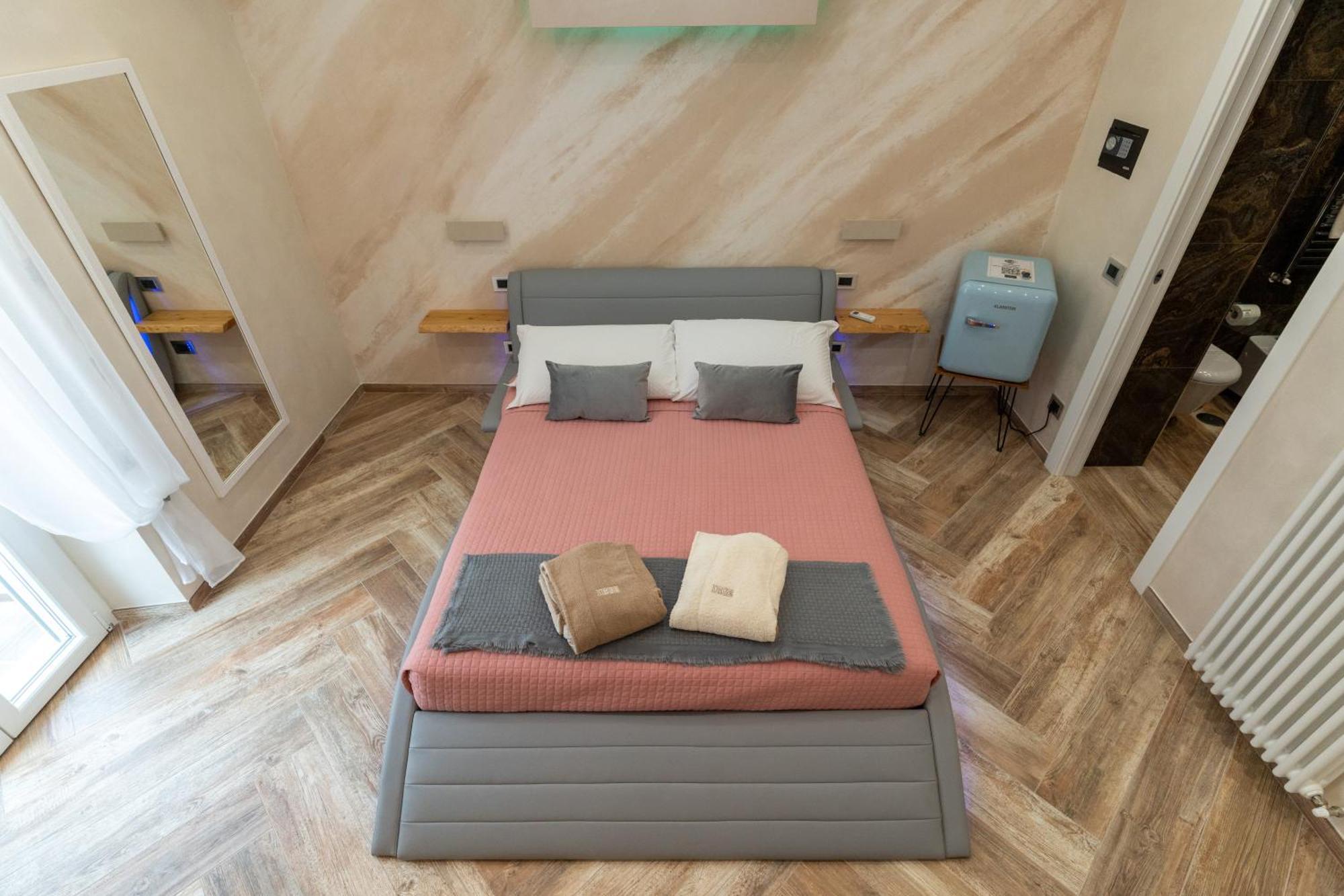 Suites Matteotti 57 Чивитавекия Екстериор снимка
